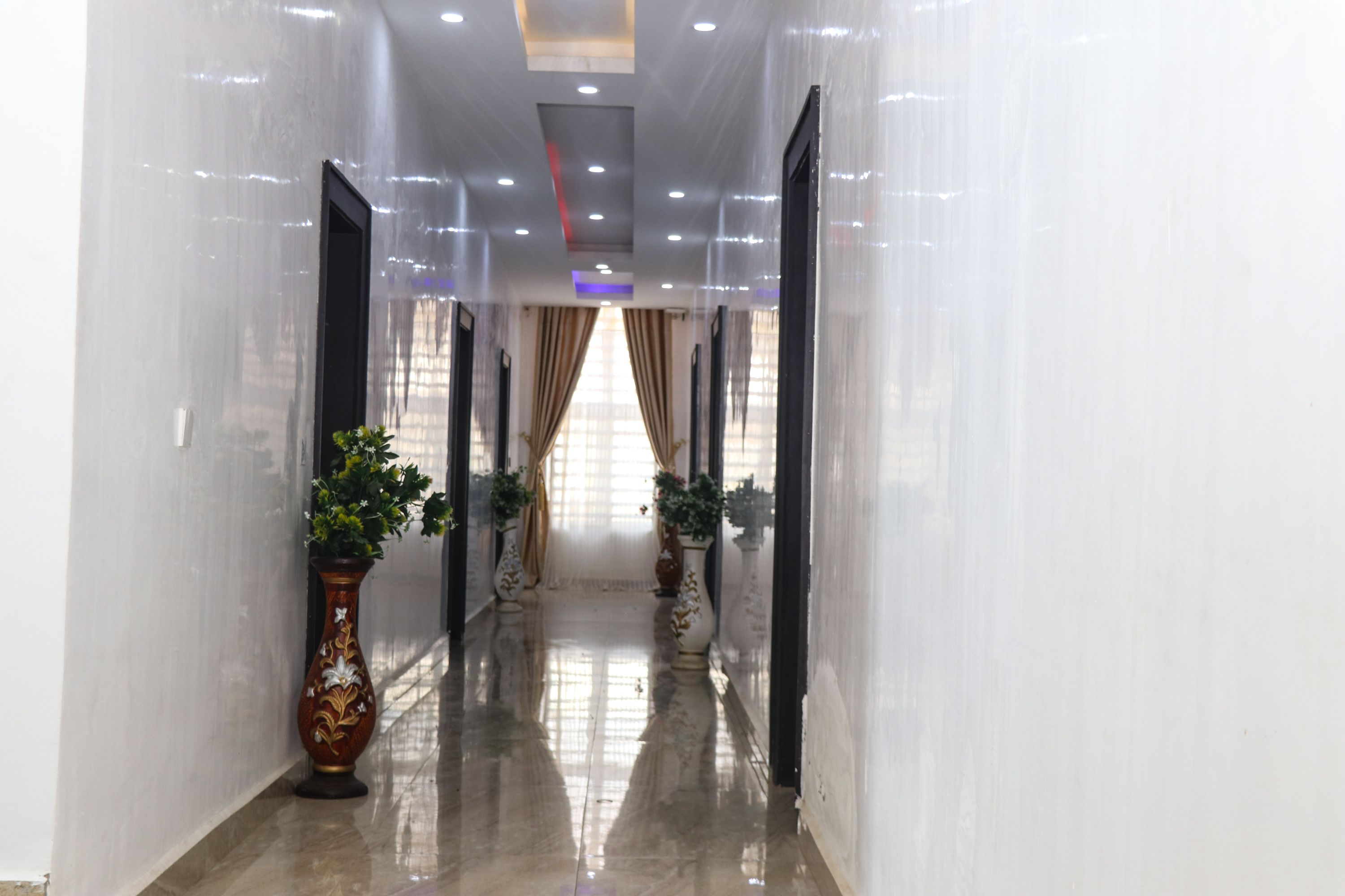 Deluxe Walkway